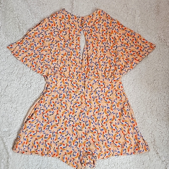 Free People Peach Floral Printed Virginia Romper with/ Open Back Size 6 - Picture 16 of 16